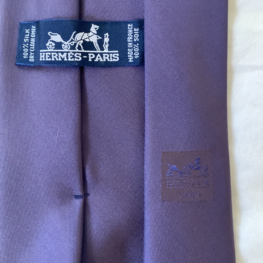 Hermes mens 100% silk tie. Excellent condition. Standard size